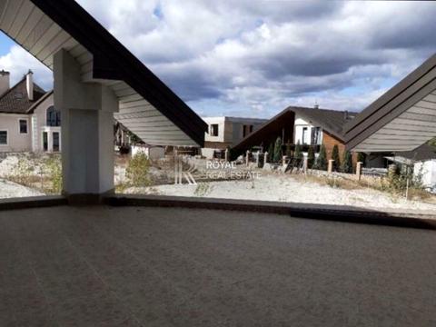 будинок за адресою с. Вишеньки, набережна