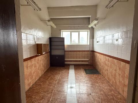 комерційна за адресою Вокзальна пл., 3
