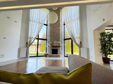 будинок за адресою молодіжна