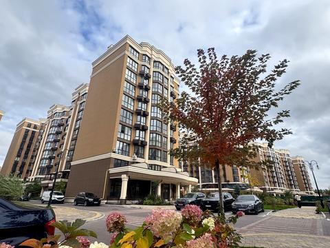 коммерческая по адресу Радісна, 4