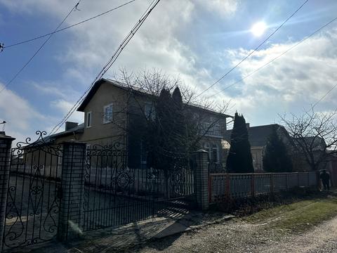будинок за адресою Головна