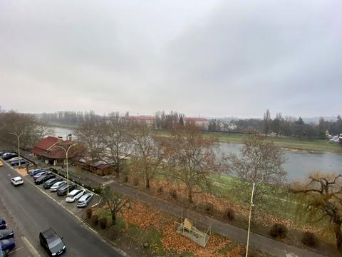 комерційна за адресою Богдана Хмельницького пл., 1