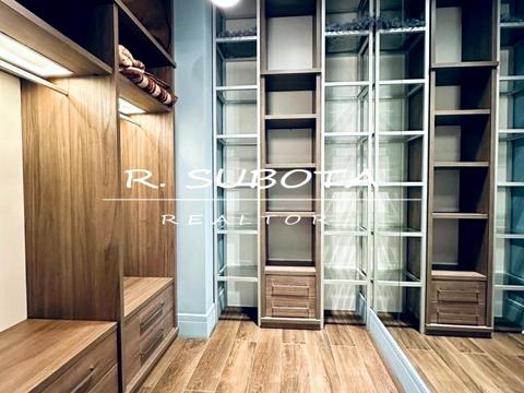 квартира за адресою Соборна пл. (Жовтнева), 6