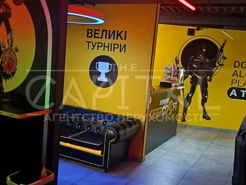 комерційна за адресою Андрія Малишка вул., 1