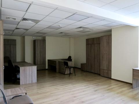 комерційна за адресою майдан Незалежності пл., 2