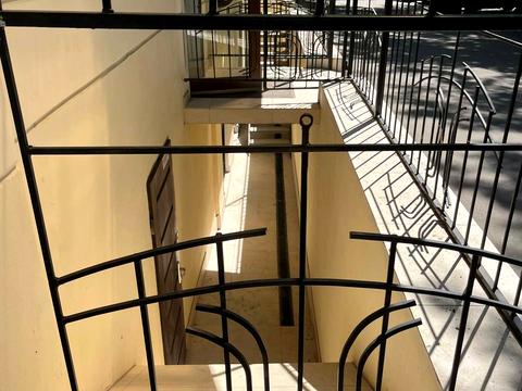 комерційна за адресою Польська вул., 21