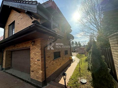 будинок за адресою с. Лісники, квіткова