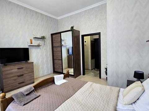 квартира за адресою Братів Міхновських вул. (Московська), 10