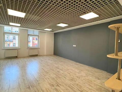 комерційна за адресою Володимирська вул., 40