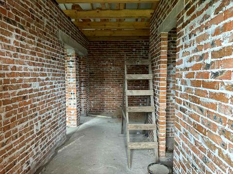 дом по адресу Айвазовського, 1