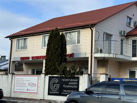 комерційна за адресою Верхня Берегова вул., 9