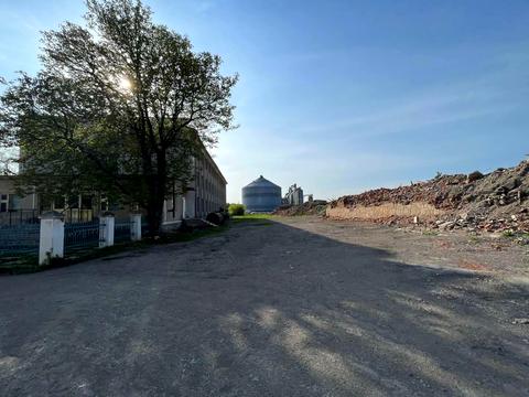 комерційна за адресою Залізнична, 8
