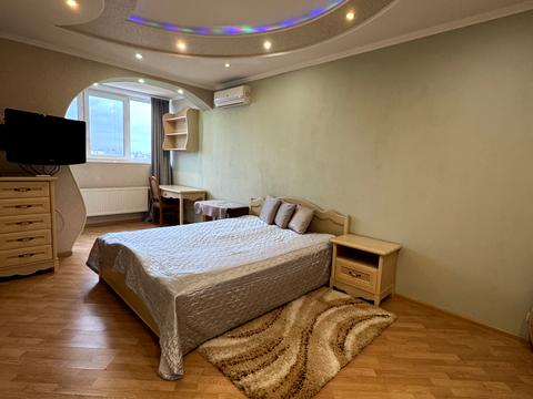 квартира за адресою Олега Мудрака вул. (Генерала Наумова), 66