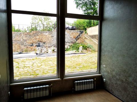 комерційна за адресою Магістратська вул. (Першотравнева), 140