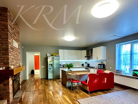 будинок за адресою смт. Брюховичі, Ряснянська вул.