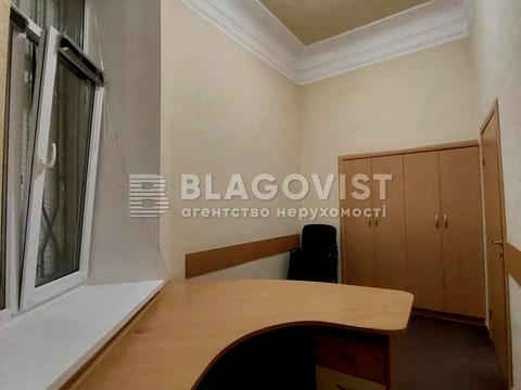 комерційна за адресою Лютеранська вул., 11-А