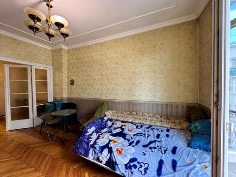 квартира за адресою Академіка Володимира Гнатюка вул. (), 3