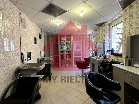 комерційна за адресою Корятовича пл., 18