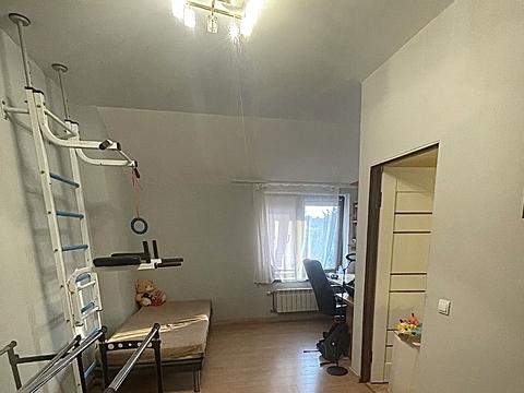 будинок за адресою Волонтерів вул. (Василя Верещагіна), 1