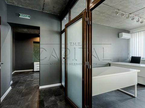 комерційна за адресою Київ, Срібнокільська вул., 1