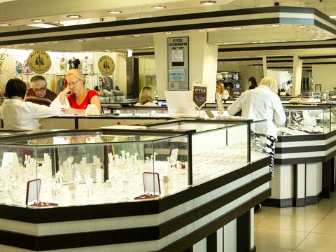 комерційна за адресою Митрополита Василя Липківського вул. (Урицького), 1