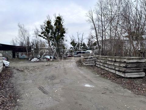 комерційна за адресою Любомирська вул., 4а