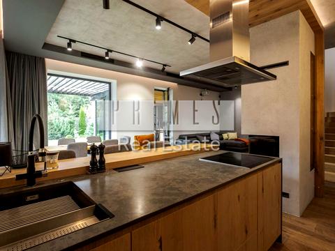 дом по адресу Военная ул.