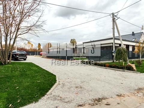 будинок за адресою Довженка вул.