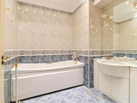 квартира за адресою Академіка Андрія Сахарова вул., 8