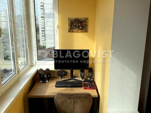 квартира за адресою Лариси Руденко вул., 7