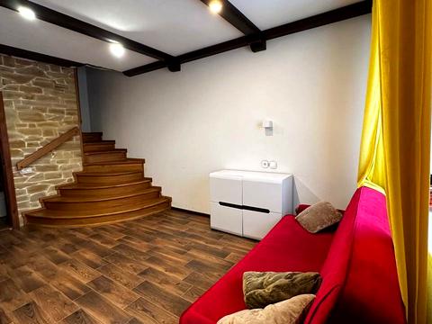 дом по адресу Дніпровська