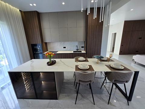 будинок за адресою Квітнева вул.