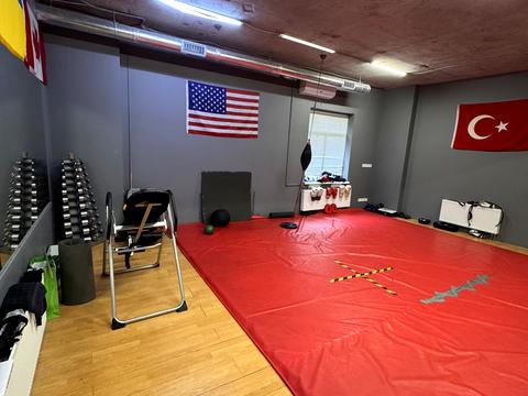 комерційна за адресою Євгена Коновальця вул. (Щорса), 36-А