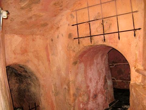 коммерческая по адресу Сиротюка, 1