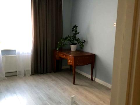 квартира за адресою Академіка Лебедєва вул., 1