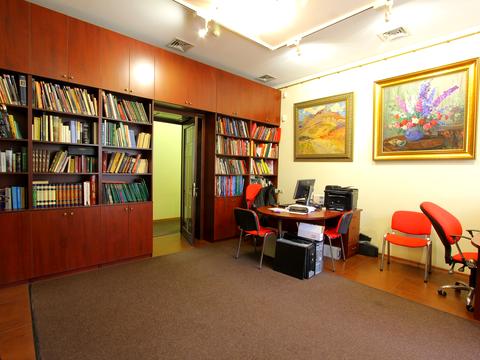 комерційна за адресою Кудрявська вул., 8-А