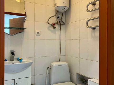 комерційна за адресою Потебні вул., 5