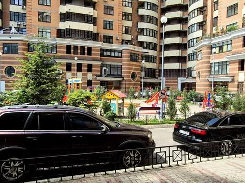 комерційна за адресою Лесі Українки бульв., 7-Б