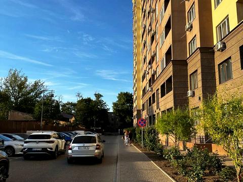 квартира за адресою Віталія Нестеренка вул., 1б