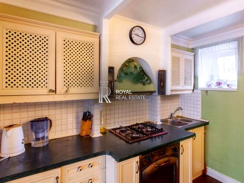 будинок за адресою Квітнева