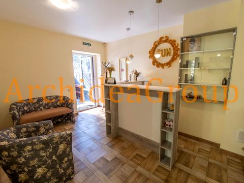 комерційна за адресою Прорізна вул., 7