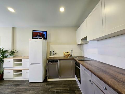 квартира за адресою Академіка Булаховського вул., 2