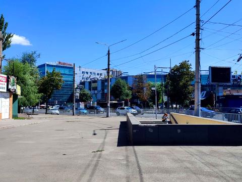 комерційна за адресою Університетський проспект, 1