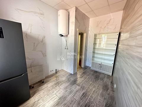 комерційна за адресою Володимирська вул., 57А