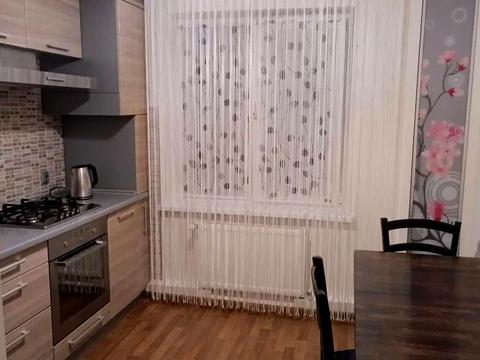 квартира за адресою Василя Симоненка вул., 1