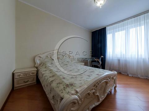 квартира за адресою Дніпровська набережна вул., 25