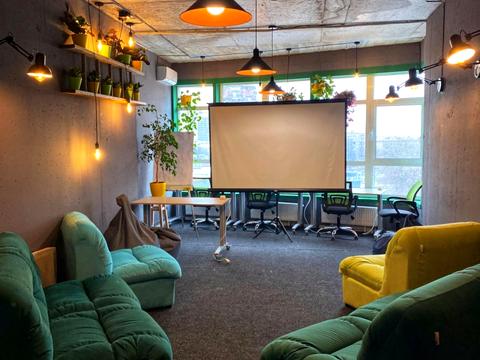 комерційна за адресою Кловський узвіз, 7a