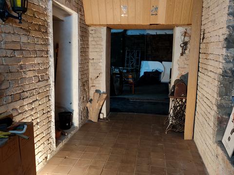 комерційна за адресою Філософська, 40