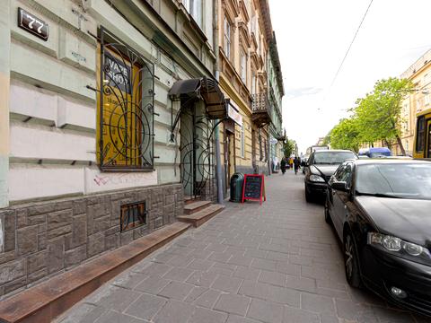 комерційна за адресою Городоцька, 77