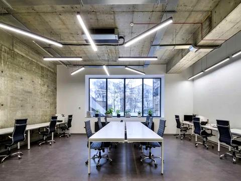 комерційна за адресою Саксаганського вул., 120